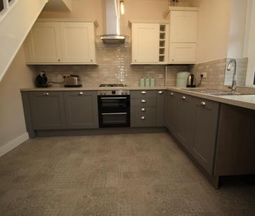 2 bedroom terraced house to rent - Photo 4