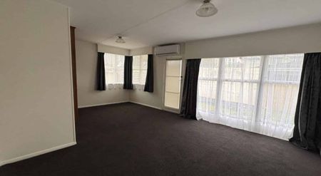 Handy, Homely Haven Near the Hospital - Photo 4