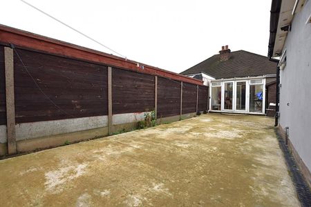 Purland Close, Dagenham, RM8 - Photo 5