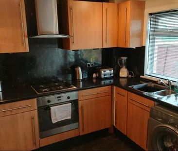 3 bedroom terraced house to rent - Photo 4