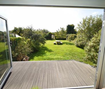 4 bedroom detached house to rent - Photo 4