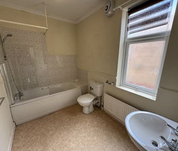 Ratcliffe Street, Burton Stone Lane - P10052 - Photo 2