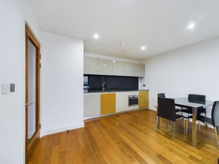 1 bedroom flat to rent - Photo 2
