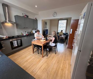 6 bedroom private hall to rent - Photo 2