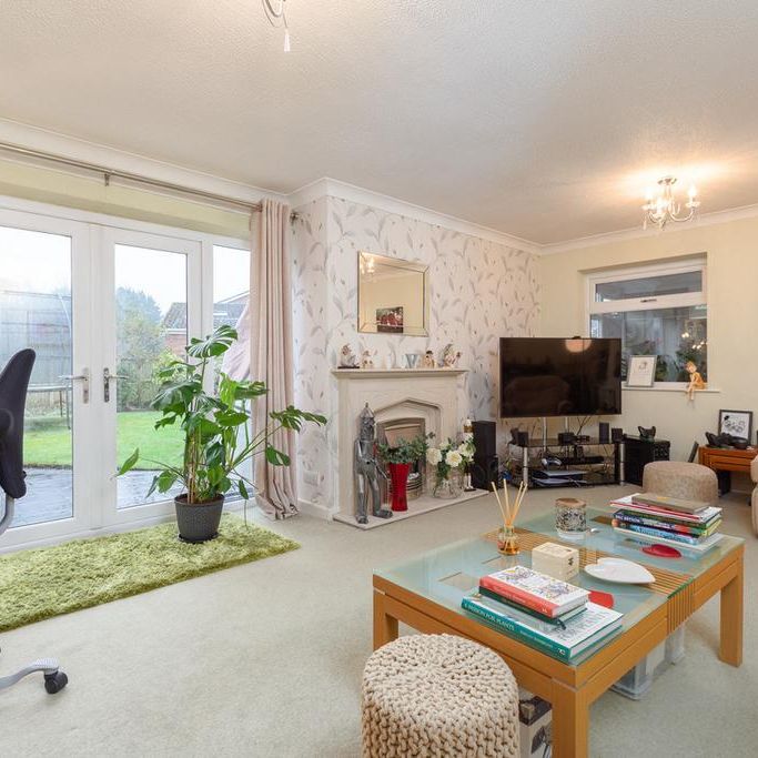 2 bedroom detached bungalow to rent - Photo 1