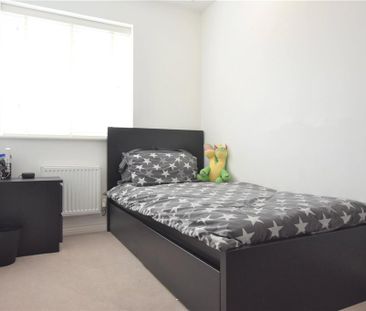 3 bedroom link detached house to rent - Photo 3