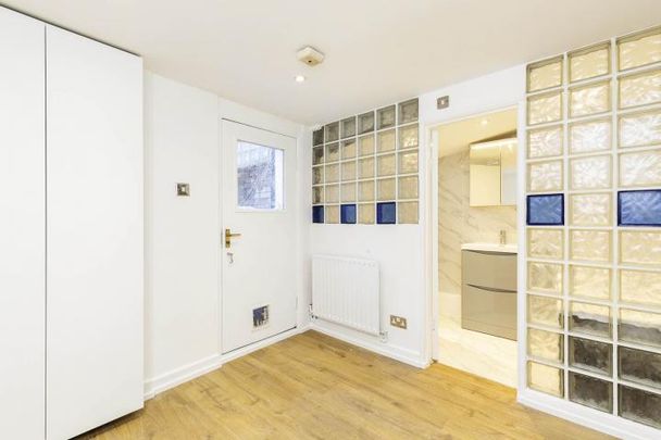 Rent includes gas electric & water - mins to tube and shops - Photo 1