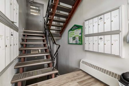 Renovated Suite - 1 Bedroom - Photo 2