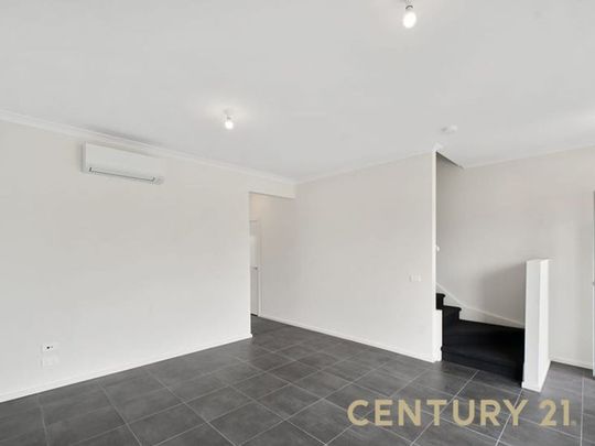 Modern Home, Great Location - Photo 1