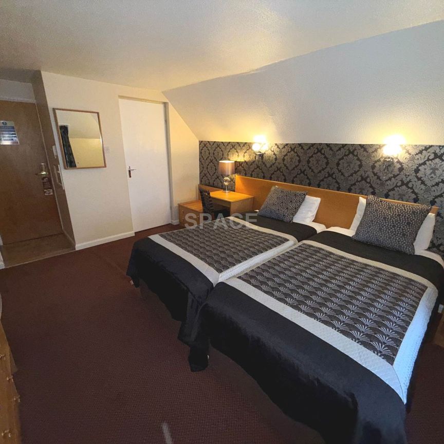 Connaught Road, Reading - Photo 1