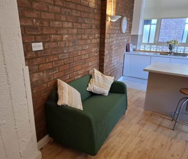 001 Somerset Studios, Marcus Ward Street, Belfast, BT71RP - Photo 2