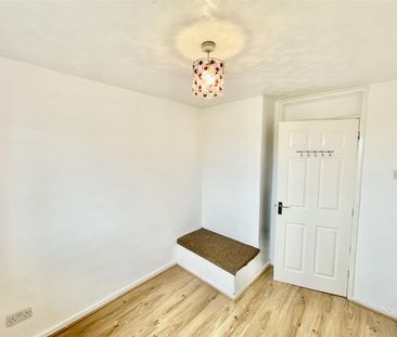 23 Churchill Avenue, Millisle, - Photo 2