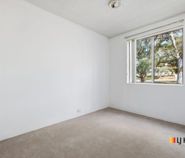 Refreshed Hawker Apartment - Photo 2