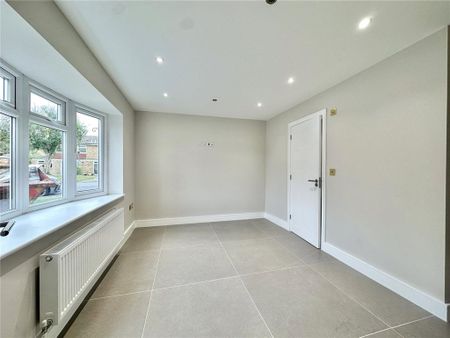 5 bedroom semi-detached house to rent - Photo 4