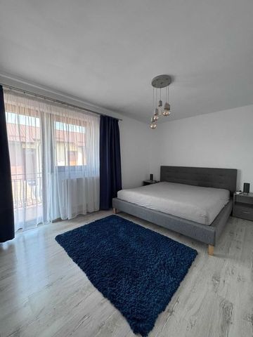 Casa/Vila de inchiriat 750 euro - Fotografie 3