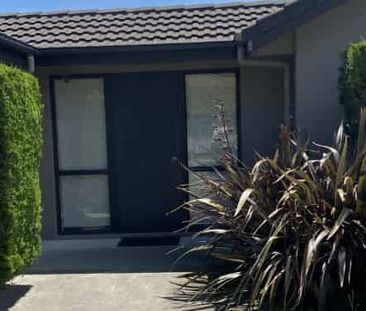 Carlyle Beauty - Photo 1