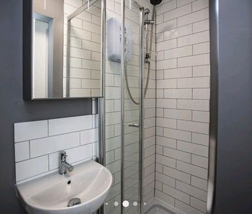 1 bedroom in a house share to rent - Photo 4