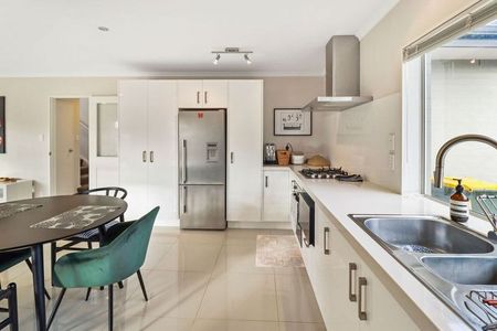 Flat Bush Living! - Photo 3
