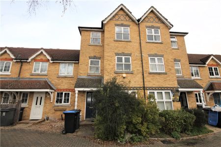 Nightingale Shott, Egham, Surrey, TW20 9SX - Photo 5