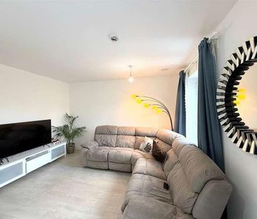 Edgecumbe Avenue, Colindale, NW9 - Photo 2