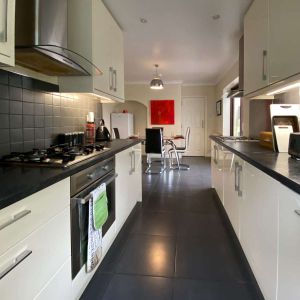🚨Walking Distance To Cressex Business Park🚨 - Photo 2