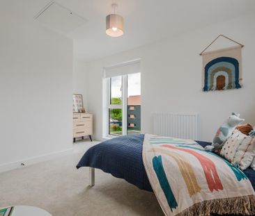4 bedroom semi-detached house to rent - Photo 5