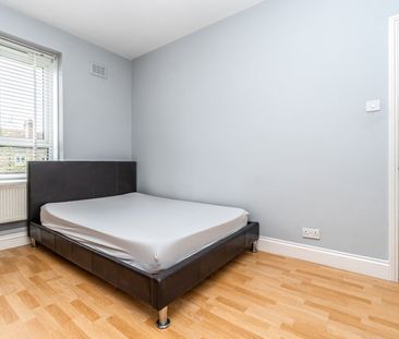2 Bed Flat, Wentwood House, E5 - Photo 4