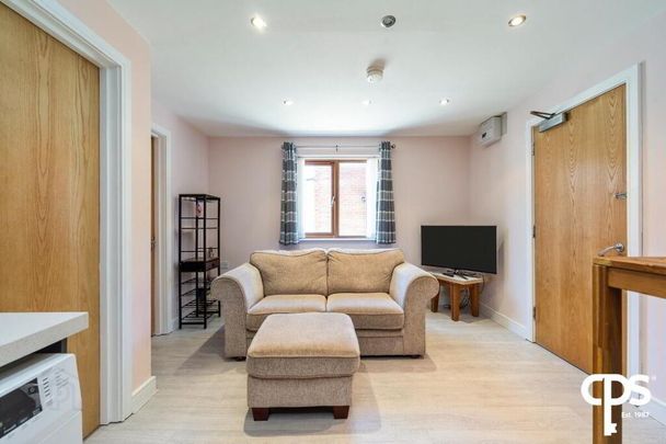 Apt 2, 172 Tates Avenue, Belfast, BT12 6ND - Photo 1