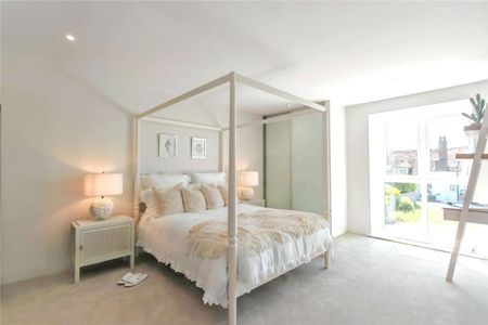 A stylish and contemporary new build apartment, a stroll from the Hythe beachfront. - Photo 5