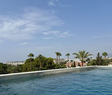 Semi-Detached House in Nueva Andalucía - Photo 4