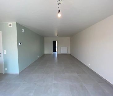 Uitstekend gelegen nieuwbouwwoning met garage - Photo 2