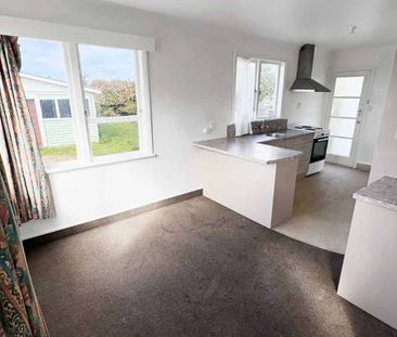 LEVIN - 3 BEDROOM - Photo 1