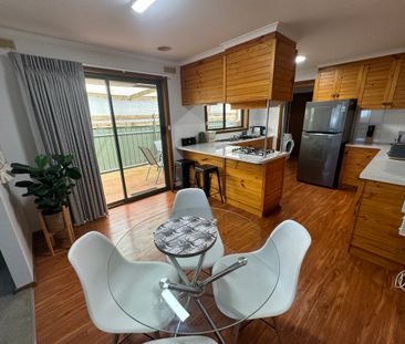 FULLY FURNISHED UNIT NEXT TO CBD - Photo 5