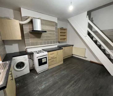 2 bedroom terraced house to rent - Photo 4