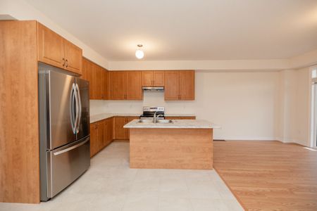 For Lease - 45 Tamworth Terrace, Barrie, Ontario - Photo 3