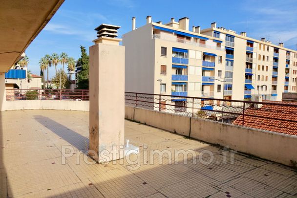 Golf Juan location maison de ville 5p 114m2 sur 2 étages avec - Photo 1