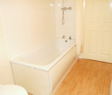 1 bedroom ground floor flat to rent - Photo 3