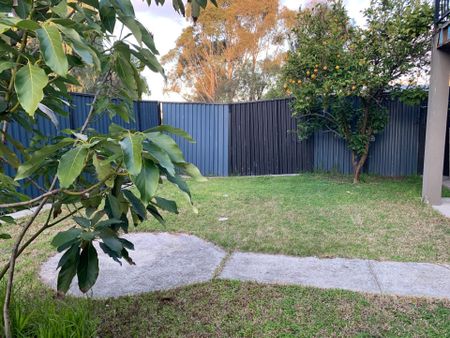 25B Wallace Drive, GREENVALE - Photo 5