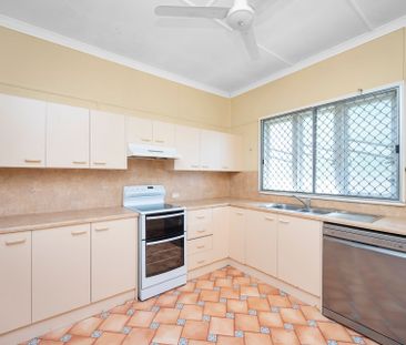 Family Home in Prime Location - Photo 4
