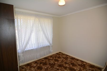 NEAT FAMILY HOME - Photo 4