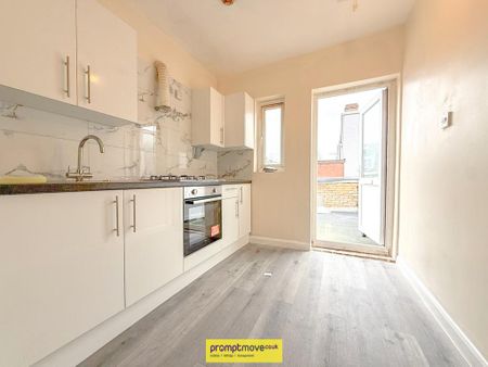 2 bedroom flat to rent - Photo 2