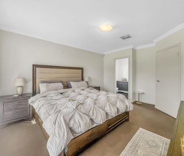 MODERN CONTEMPOARY FAMILY HOME IN THE MOST SOUGHT OUT POCKET OF BAS... - Photo 4