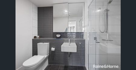 Stylish Apartment Living in the Heart of Gungahlin - Photo 4