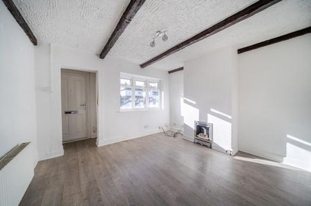 2 bedroom semi-detached house to rent - Photo 3