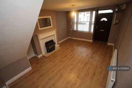 2 bedroom terraced house to rent - Photo 2