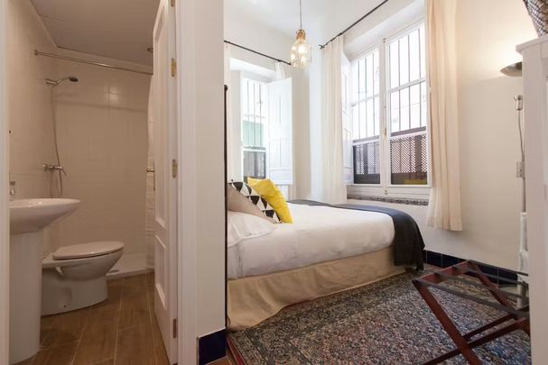 Calle Tintes, Sevilla, Andalusia 41003 - Photo 1