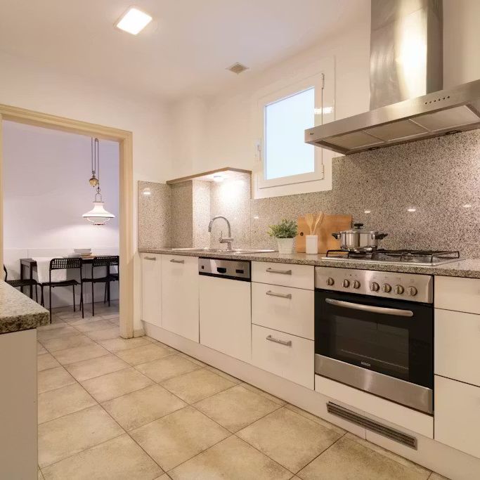 Carrer de Balmes, Barcelona, Catalonia 08006 - Photo 1