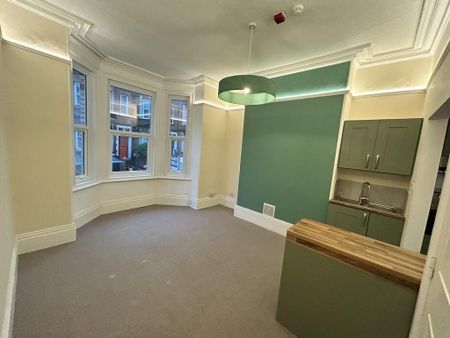 1 bedroom apartment to rent - Photo 2