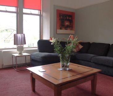 1 Bed Flat - Photo 2