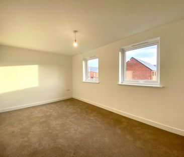 3 bed town house to rent in Granite Rise, Pinhoe, EX4 - Photo 3